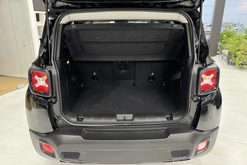 Jeep Renegade din 2024 cu 25.000 km - oferta JEE154093 - foto 9