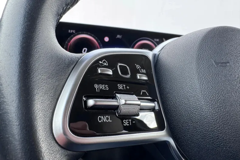 Mercedes-Benz EQB din 2022 cu 33.706 km - oferta MER154095 - foto 39