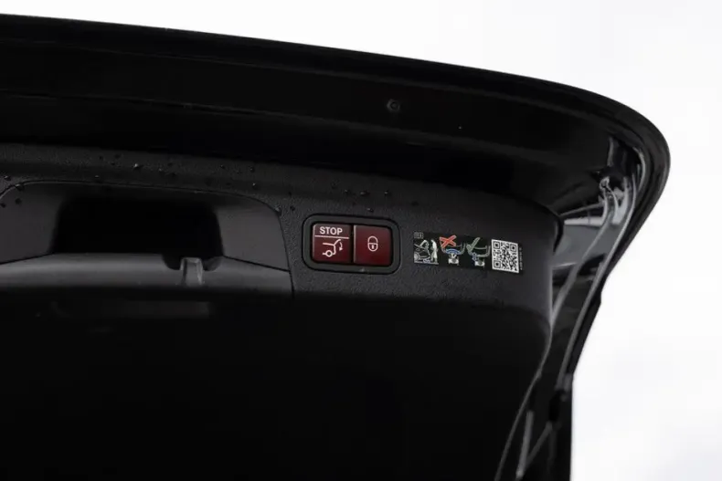 Mercedes-Benz GLE 300 din 2024 cu 14.268 km - oferta MER154115 - foto 7