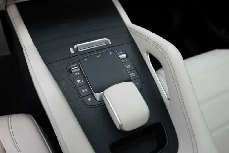 Mercedes-Benz GLE 300 din 2024 cu 14.268 km - oferta MER154115 - foto 16