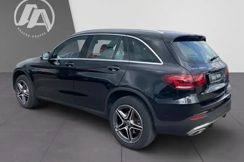 Mercedes-Benz GLC 300 din 2021 cu 76.500 km - oferta MER154116 - foto 2