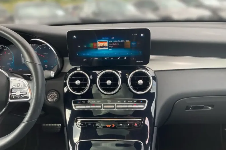 Mercedes-Benz GLC 300 din 2021 cu 76.500 km - oferta MER154116 - foto 11