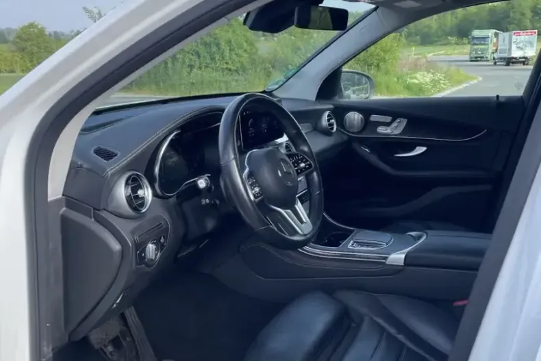 Mercedes-Benz GLC 300 din 2020 cu 99.000 km - oferta MER154117 - foto 9