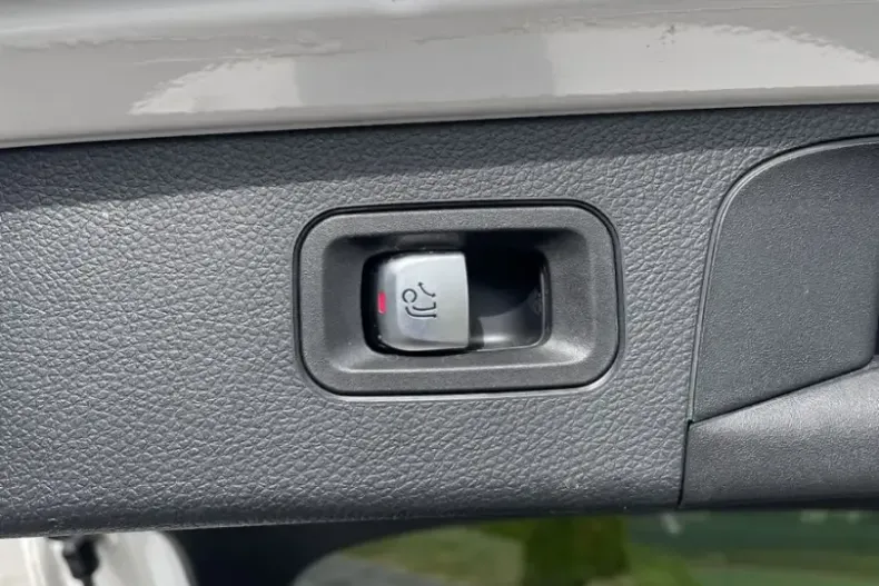 Mercedes-Benz GLC 300 din 2020 cu 99.000 km - oferta MER154117 - foto 19