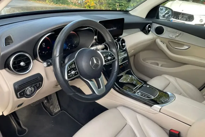 Mercedes-Benz GLC 300 din 2021 cu 91.300 km - oferta MER154118 - foto 2