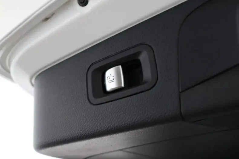 Mercedes-Benz GLC 300 din 2020 cu 88.400 km - oferta MER154120 - foto 20