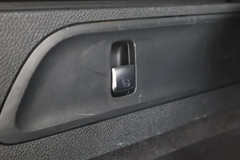 Mercedes-Benz GLC 300 din 2020 cu 88.400 km - oferta MER154120 - foto 21