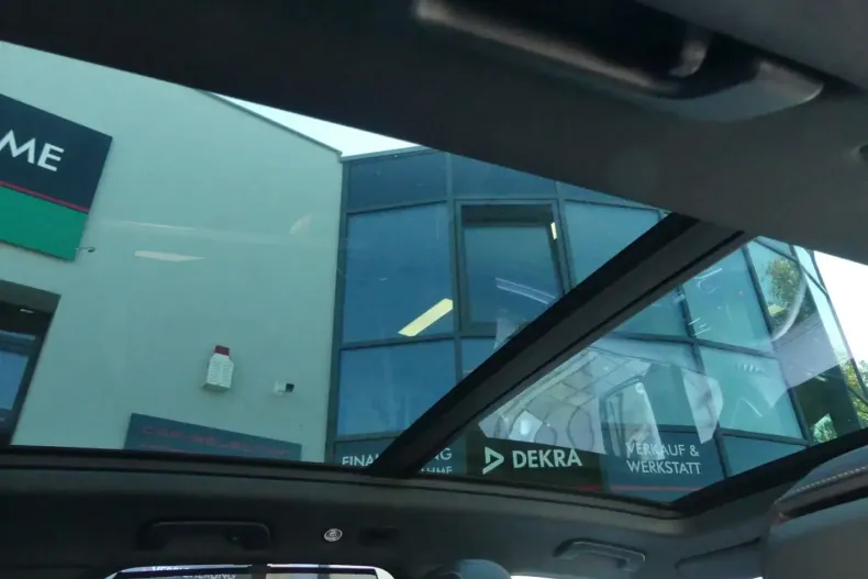 Volkswagen Touareg din 2023 cu 49.899 km - oferta VOL154124 - foto 13