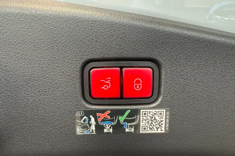 Mercedes-Benz CLE 300 din 2024 cu 19.991 km - oferta MER154125 - foto 16