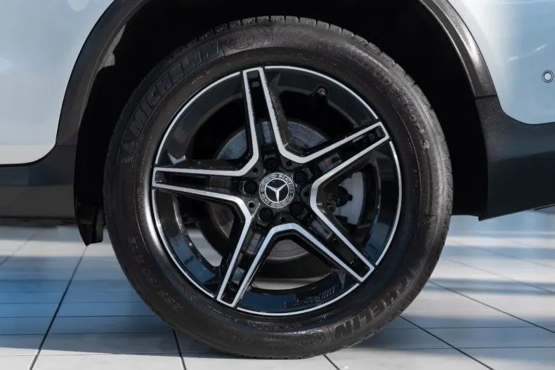 Mercedes-Benz GLC 300 din 2020 cu 70.318 km - oferta MER154130 - foto 13