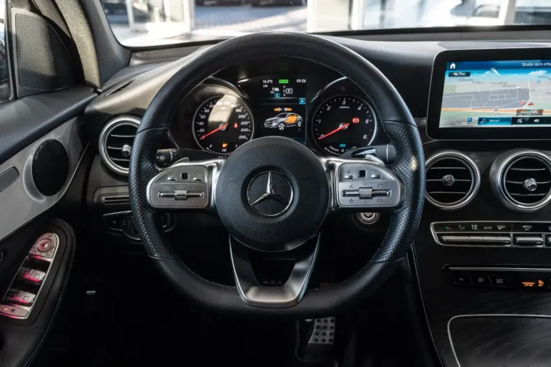 Mercedes-Benz GLC 300 din 2020 cu 70.318 km - oferta MER154130 - foto 17