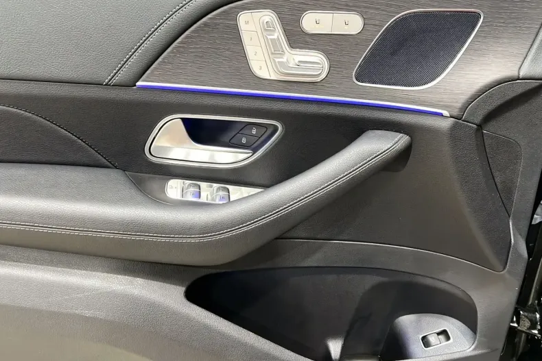 Mercedes-Benz GLE 300 din 2024 cu 10.800 km - oferta MER154139 - foto 14