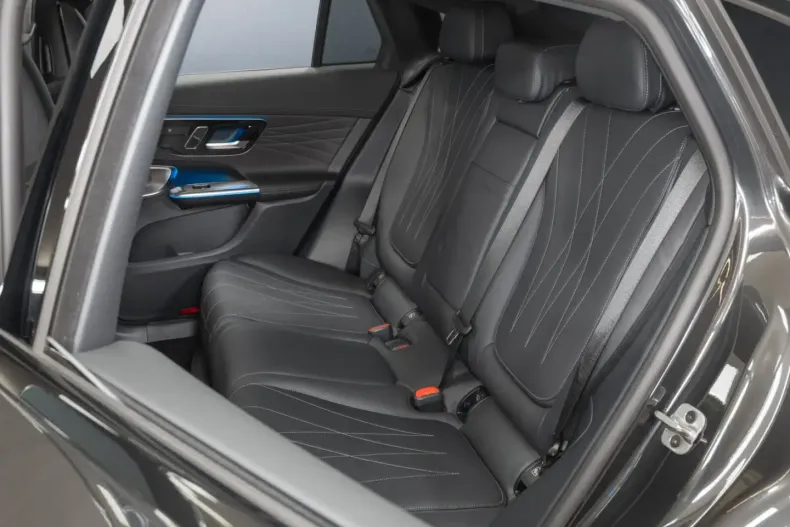 Mercedes-Benz GLC 63 AMG din 2024 cu 5.519 km - oferta MER154140 - foto 15