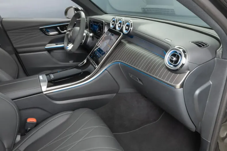 Mercedes-Benz GLC 63 AMG din 2024 cu 5.519 km - oferta MER154140 - foto 17