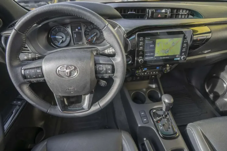 Toyota Hilux din 2024 cu 9.850 km - oferta TOY154141 - foto 11