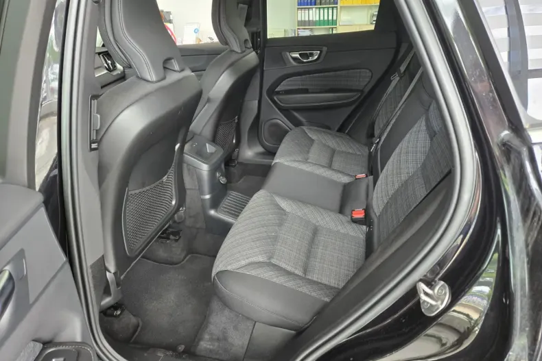 Volvo XC60 din 2023 cu 27.000 km - oferta VOL154142 - foto 9