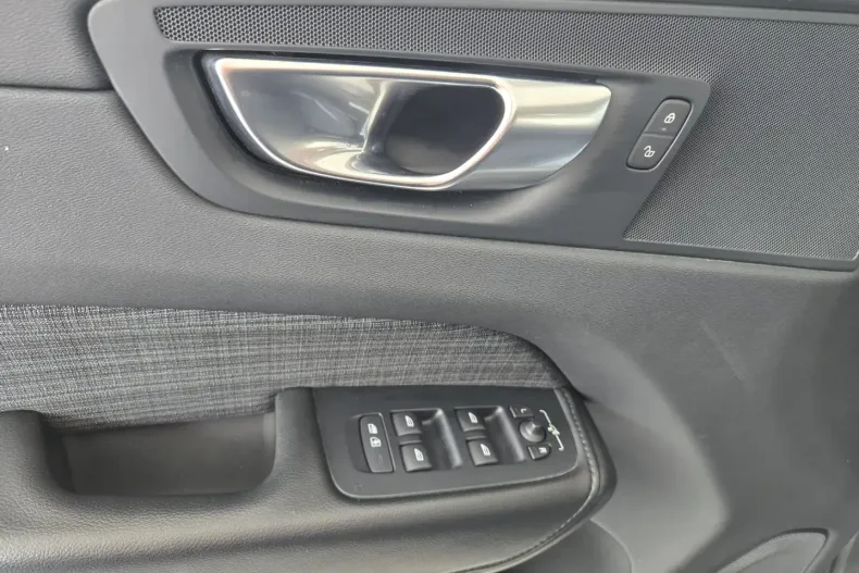 Volvo XC60 din 2023 cu 27.000 km - oferta VOL154142 - foto 14