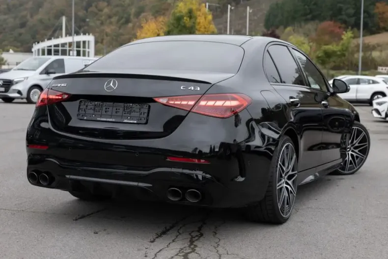 Mercedes-Benz C 43 AMG din 2024 cu 12.682 km - oferta MER154146 - foto 3