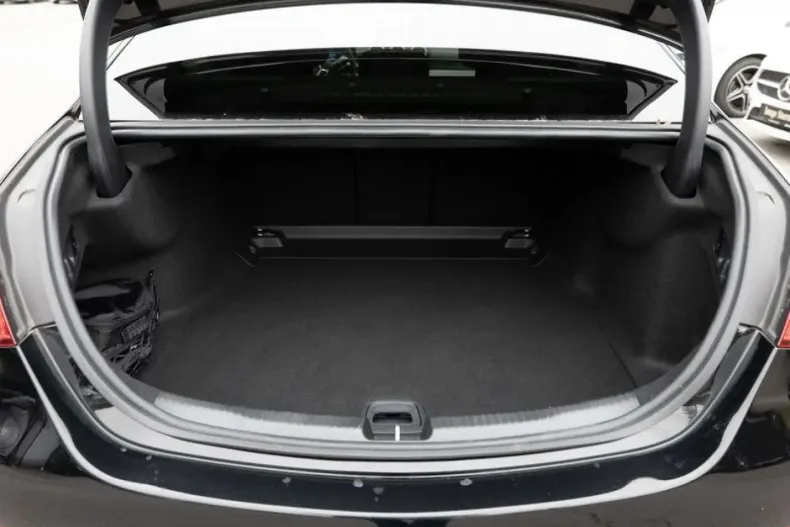 Mercedes-Benz C 43 AMG din 2024 cu 12.682 km - oferta MER154146 - foto 6