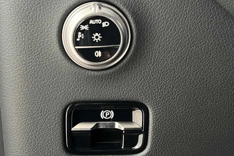 Mercedes-Benz GLC 400 din 2024 cu 7.981 km - oferta MER154147 - foto 30