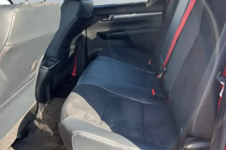 Toyota Hilux din 2025 cu 300 km - oferta TOY154157 - foto 5