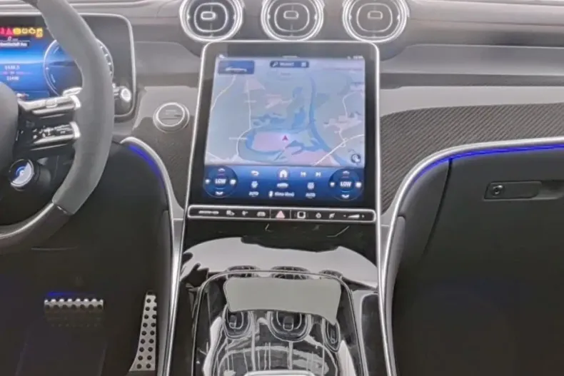 Mercedes-Benz GLC 63 AMG din 2024 cu 11.438 km - oferta MER154170 - foto 6