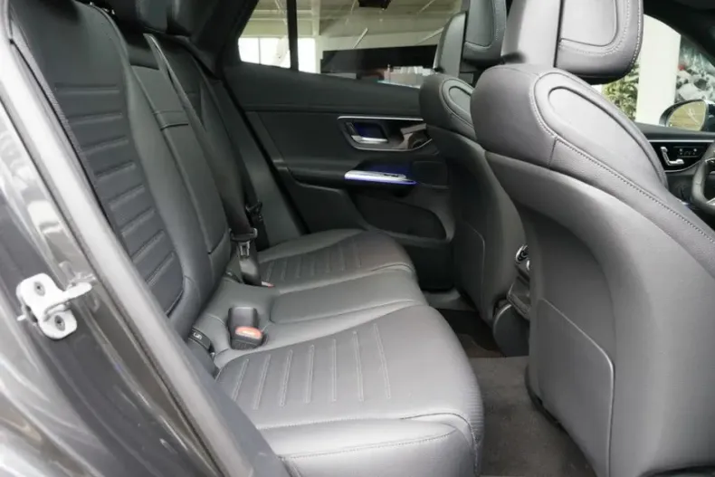 Mercedes-Benz GLC 300 din 2025 cu 15.224 km - oferta MER154193 - foto 8