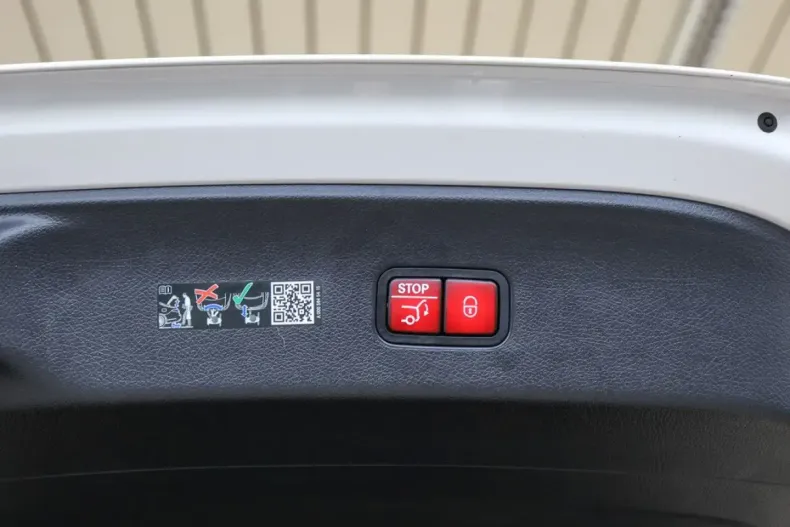 Mercedes-Benz GLC 300 din 2023 cu 39.903 km - oferta MER154195 - foto 24