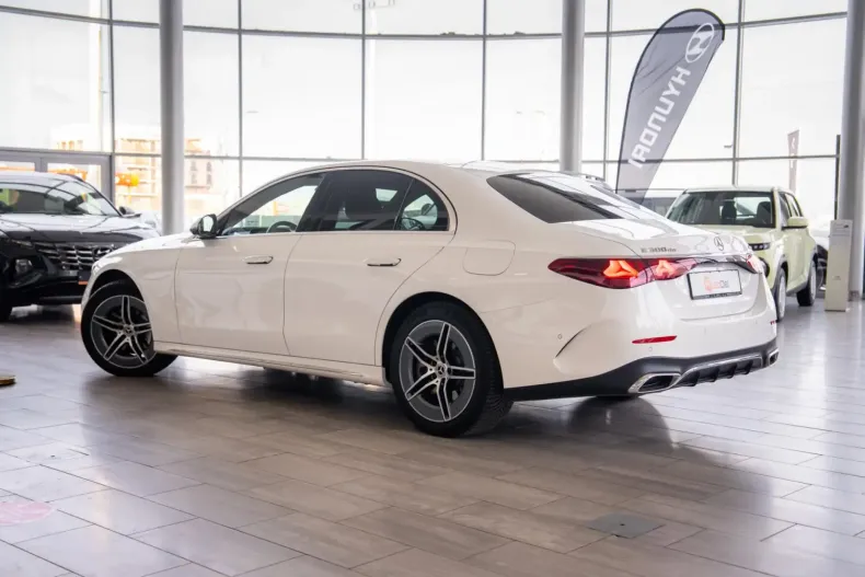 Mercedes-Benz E 300 din 2024 cu 25.000 km - oferta MER154210 - foto 7