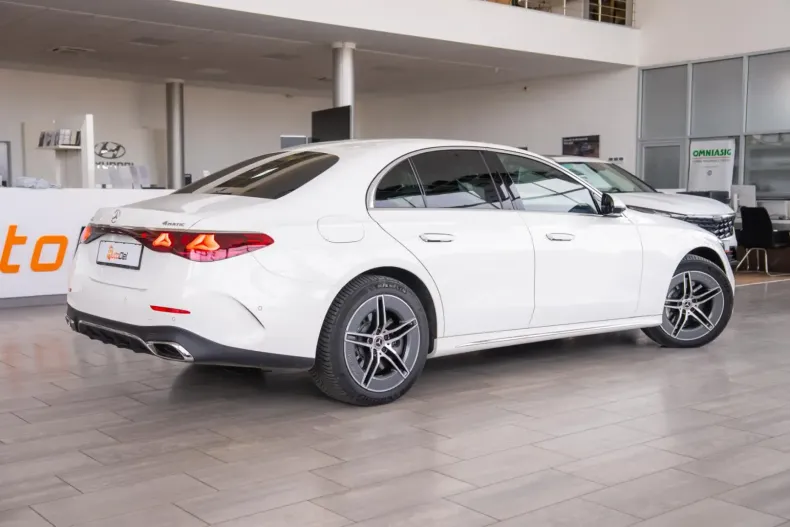 Mercedes-Benz E 300 din 2024 cu 25.000 km - oferta MER154210 - foto 9