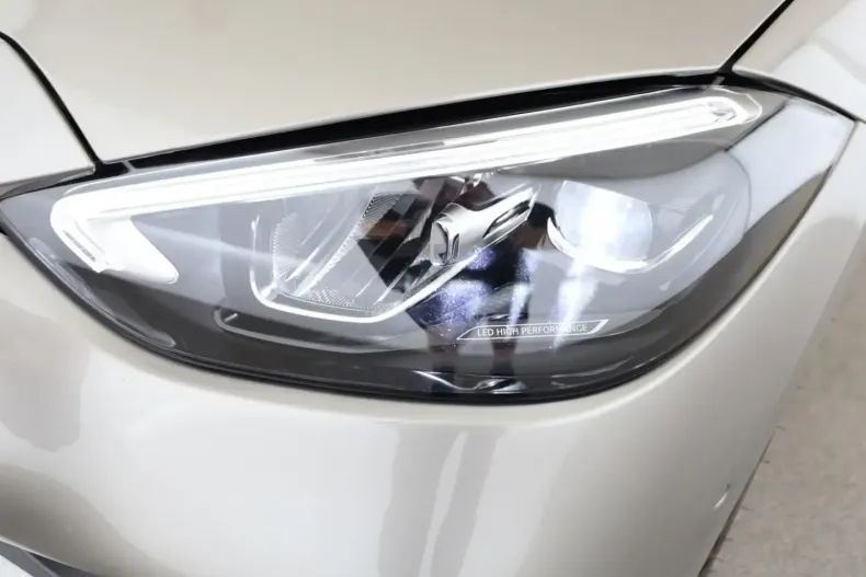 Mercedes-Benz C 300 din 2024 cu 5.936 km - oferta MER154214 - foto 18