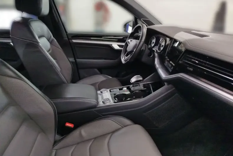 Volkswagen Touareg din 2021 cu 69.600 km - oferta VOL154226 - foto 11