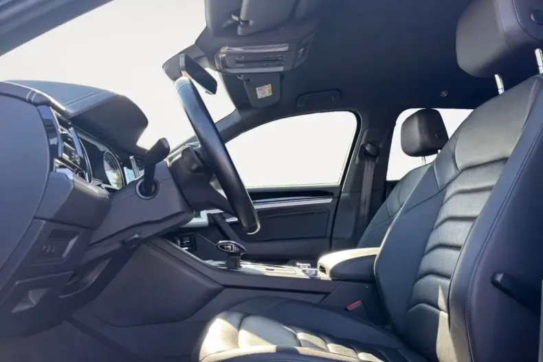 Volkswagen Touareg din 2021 cu 49.900 km - oferta VOL154227 - foto 9