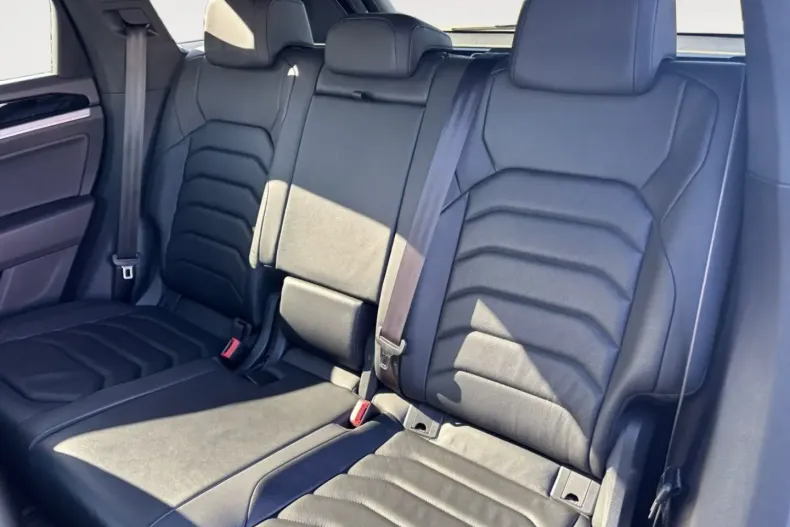 Volkswagen Touareg din 2021 cu 49.900 km - oferta VOL154227 - foto 13