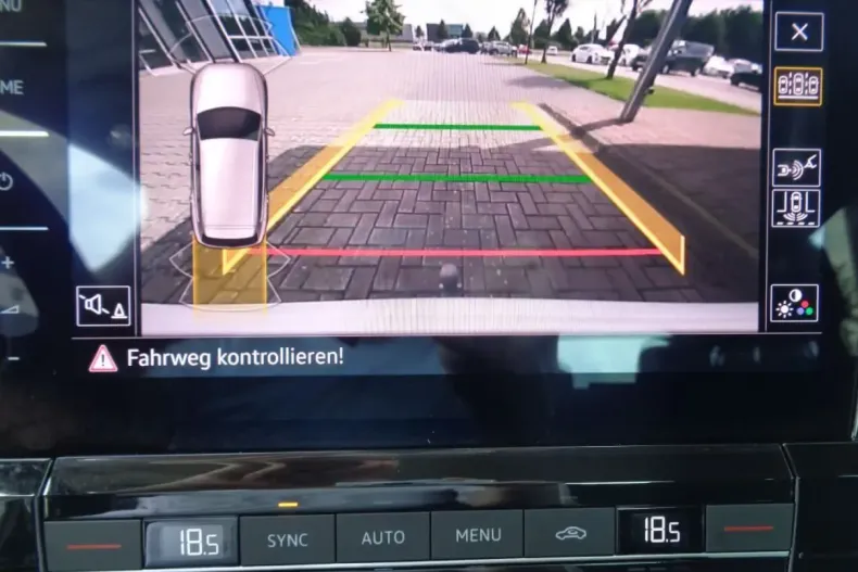 Volkswagen Touareg din 2021 cu 70.316 km - oferta VOL154236 - foto 9