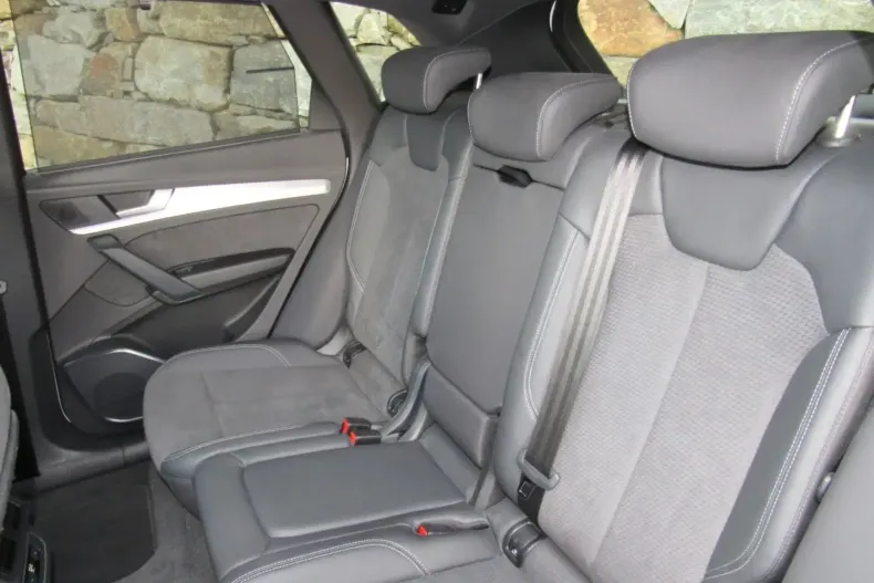 Audi Q5 din 2022 cu 59.990 km - oferta AUD154237 - foto 11