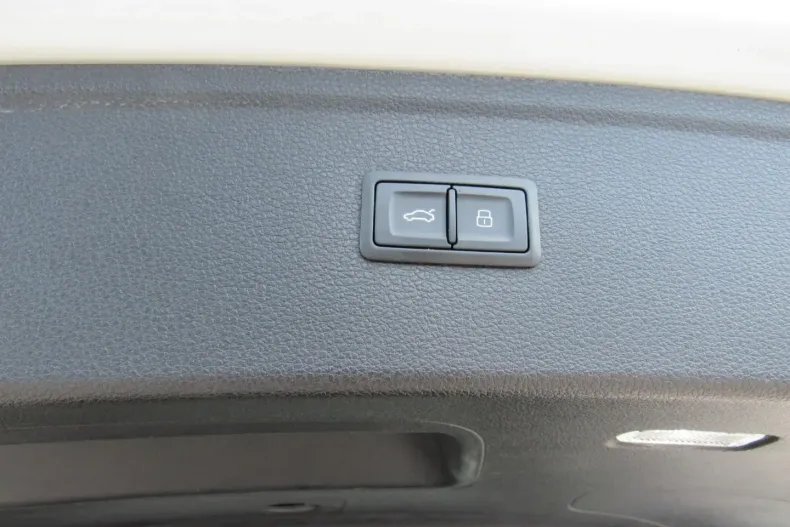 Audi Q5 din 2022 cu 59.990 km - oferta AUD154237 - foto 20