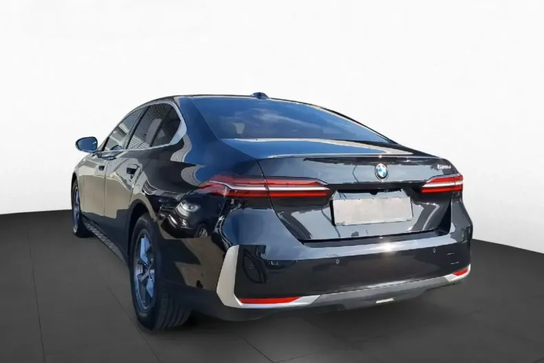 BMW 520 din 2024 cu 8.663 km - oferta BMW154238 - foto 4