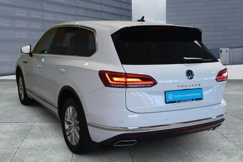 Volkswagen Touareg din 2021 cu 59.404 km - oferta VOL154240 - foto 2