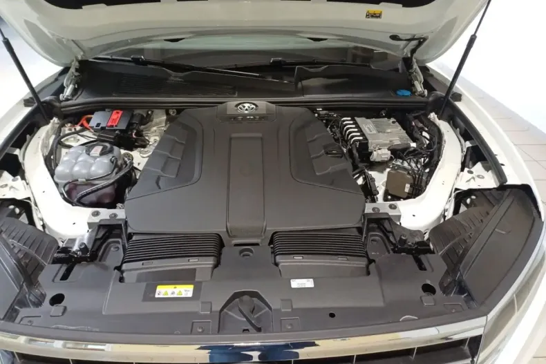 Volkswagen Touareg din 2021 cu 59.404 km - oferta VOL154240 - foto 14