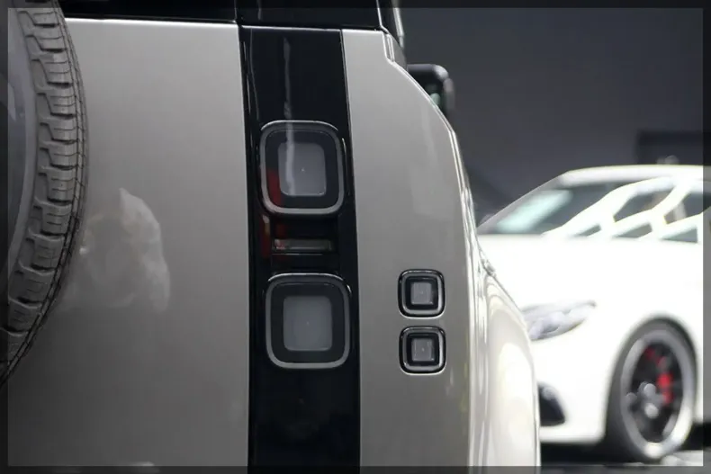 Land Rover Defender din 2022 cu 45.000 km - oferta LAN154242 - foto 10