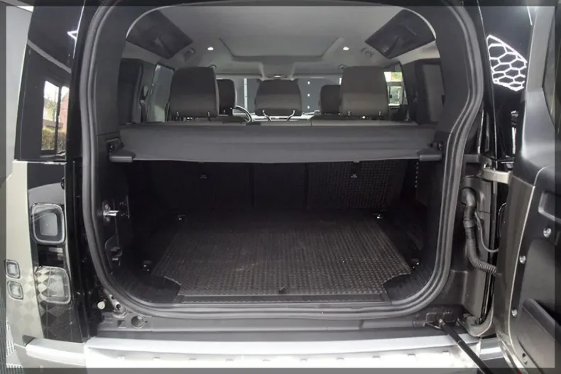 Land Rover Defender din 2022 cu 45.000 km - oferta LAN154242 - foto 11