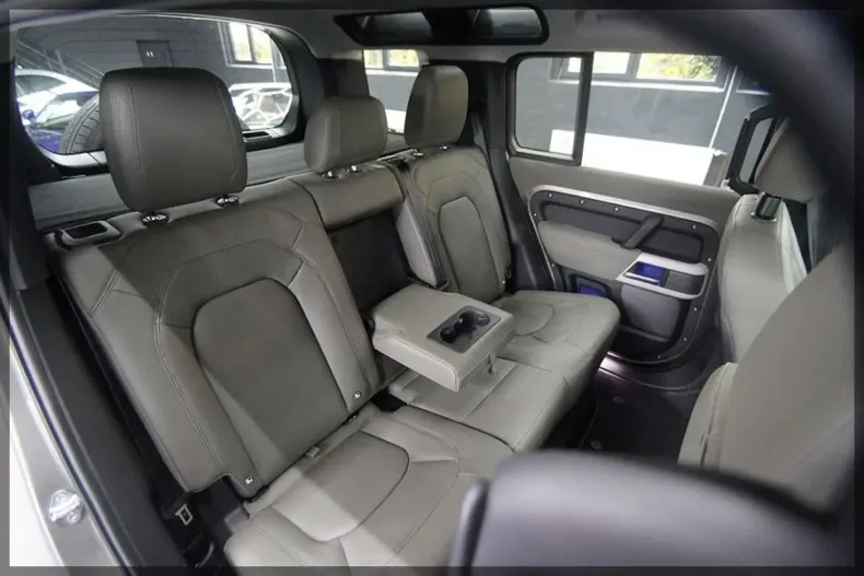 Land Rover Defender din 2022 cu 45.000 km - oferta LAN154242 - foto 14