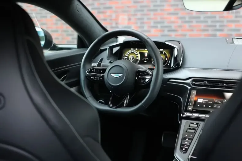 Aston Martin V8 Vantage din 2024 cu 3.089 km - oferta AST154255 - foto 17