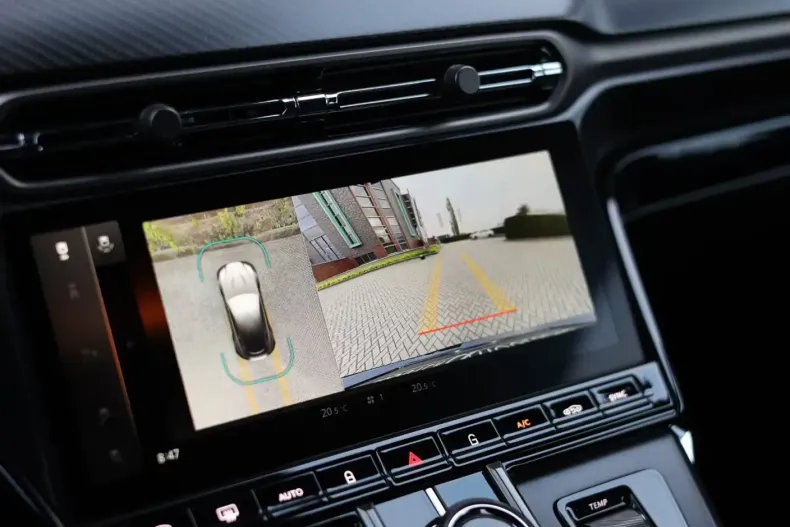 Aston Martin V8 Vantage din 2024 cu 3.089 km - oferta AST154255 - foto 19