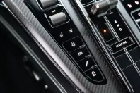 Aston Martin V8 Vantage din 2024 cu 3.089 km - oferta AST154255 - foto 23