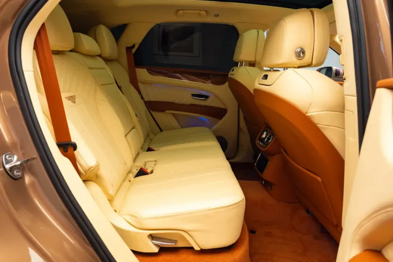 Bentley Bentayga din 2024 cu 44.000 km - oferta BEN154263 - foto 12