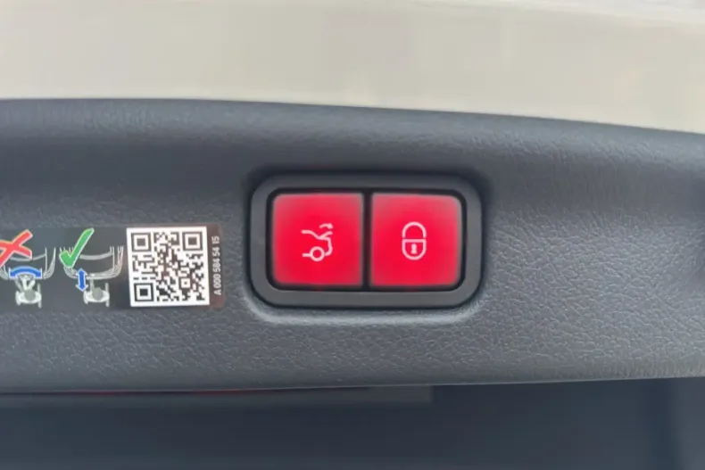 Mercedes-Benz C 220 din 2023 cu 22.500 km - oferta MER154276 - foto 15