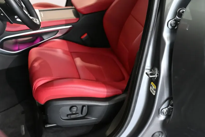 Jaguar F-Pace din 2024 cu 7.691 km - oferta JAG154281 - foto 21