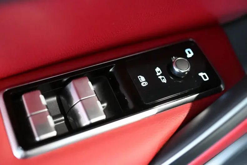 Jaguar F-Pace din 2024 cu 7.691 km - oferta JAG154281 - foto 27